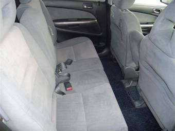 2005 Honda Stream Images