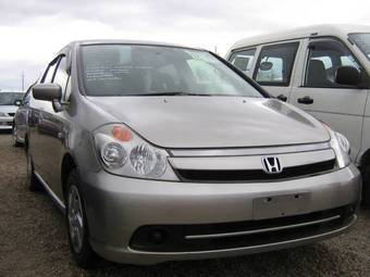 2005 Honda Stream Photos