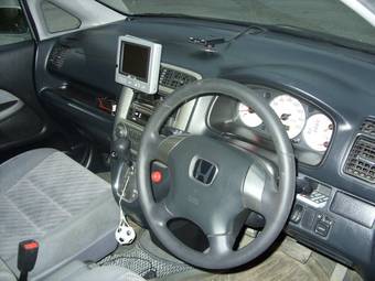 2005 Honda Stream Photos