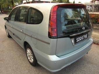 2005 Honda Stream Pics