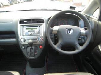 2005 Honda Stream Pictures