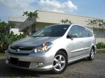 2005 Honda Stream Photos