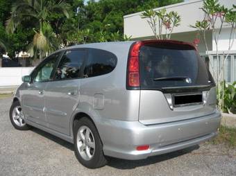 2005 Honda Stream Photos