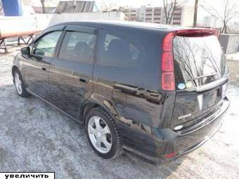 2005 Honda Stream Pictures