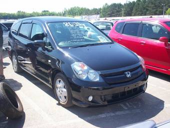 2005 Honda Stream Photos