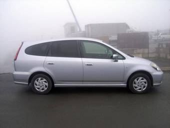 2005 Honda Stream Photos