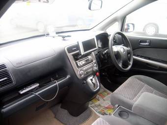 2005 Honda Stream Images