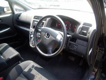 2005 Honda Stream Photos
