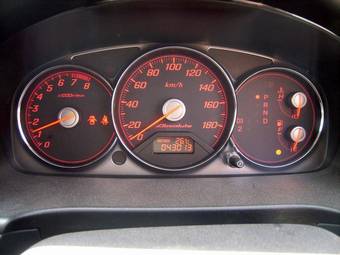 2005 Honda Stream Photos
