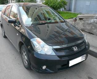 2005 Honda Stream Photos