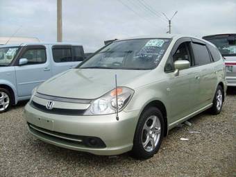 2005 Honda Stream Photos