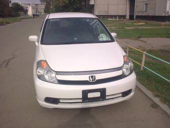 2005 Honda Stream Pictures