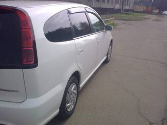 2005 Honda Stream Photos