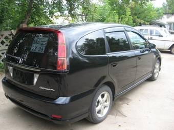 2005 Honda Stream Photos