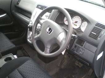 2006 Honda Stream Photos