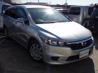 2006 Honda Stream Pictures