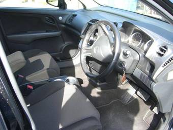 2006 Honda Stream Pictures