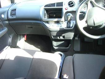 2006 Honda Stream Photos