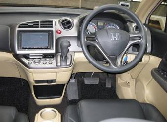 2006 Honda Stream Photos