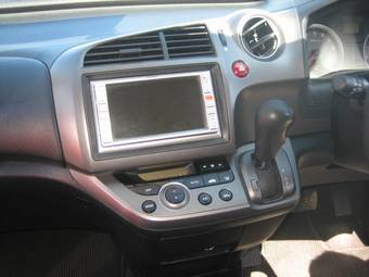 2006 Honda Stream Pictures