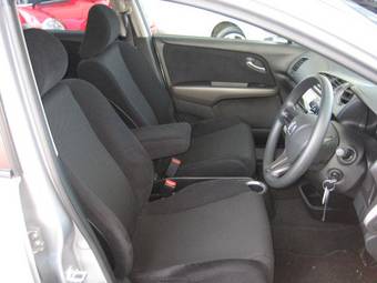 2007 Honda Stream Pictures