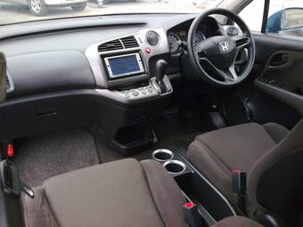 2007 Honda Stream Photos