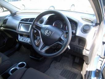 2007 Honda Stream Images