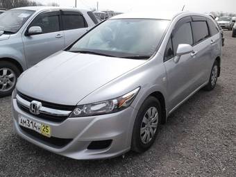 2010 Honda Stream Photos