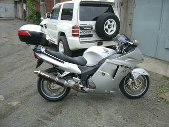 2002 Honda Super Blackbird Pictures