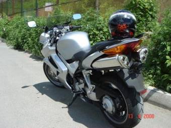 2004 Honda VFR Photos