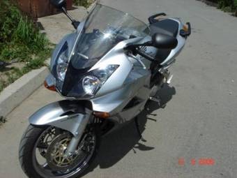 2004 Honda VFR Photos