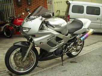 2001 Honda VTR Pictures