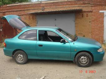 1995 Hyundai Accent Pictures