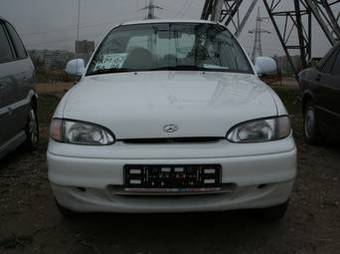 1997 Hyundai Accent Photos