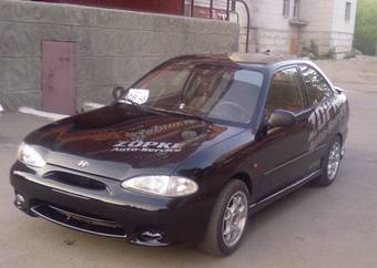 1998 Hyundai Accent Pictures