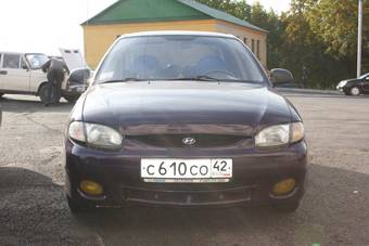 1998 Hyundai Accent Pictures
