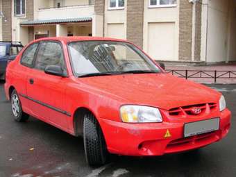 2000 Hyundai Accent Pics