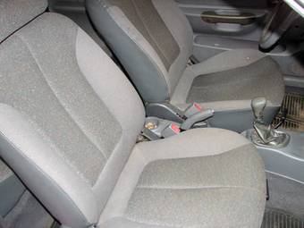 2000 Hyundai Accent Photos