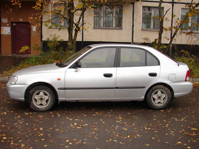 2001 Hyundai Accent