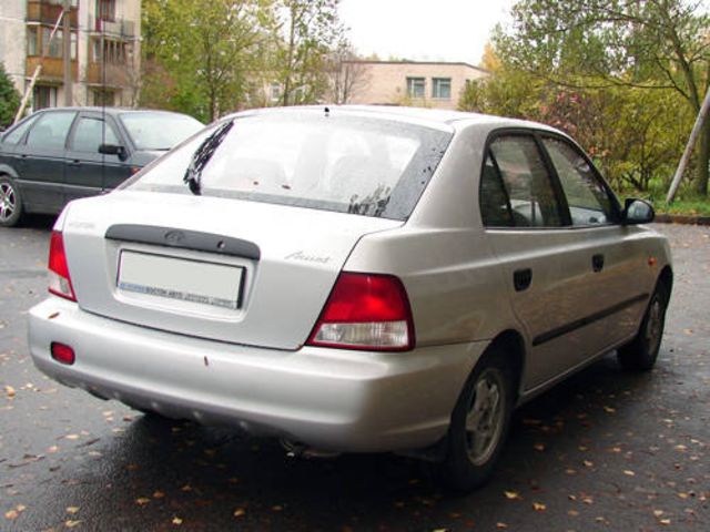 2001 Hyundai Accent