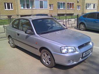 2001 Hyundai Accent Pictures