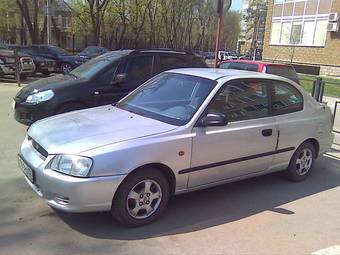 2001 Hyundai Accent Photos