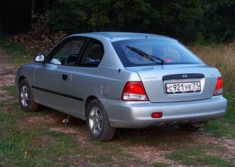 2001 Hyundai Accent Pictures