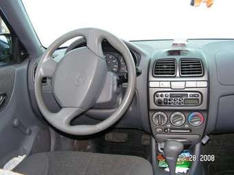 2002 Hyundai Accent Pictures