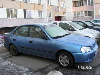 2002 Hyundai Accent Pics