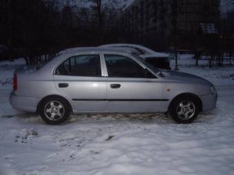 2002 Hyundai Accent Pics