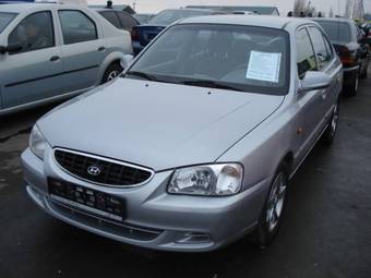 2002 Hyundai Accent Photos