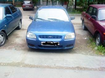 2002 Hyundai Accent Photos