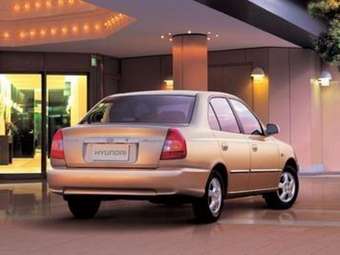 2003 Hyundai Accent Pictures