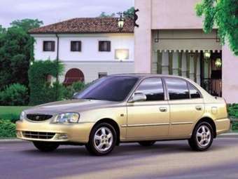 2003 Hyundai Accent Photos